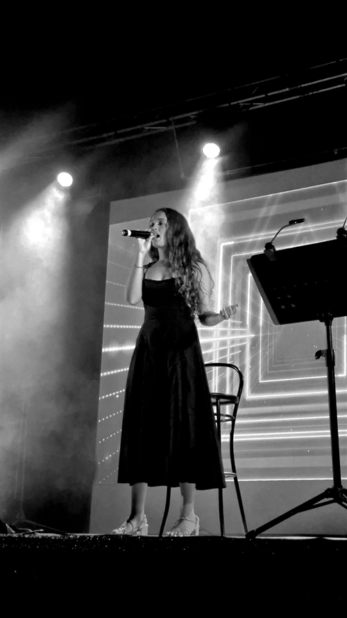 Sabato 22 novembre al Teatro Comunale di Monastero Bormida spettacolo "Chiudo gli occhi e penso a te"